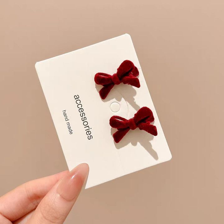 8#1 pair of red three-dimensional bows