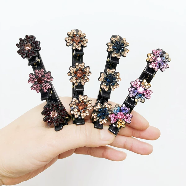 Set of four 5-petal flowers
