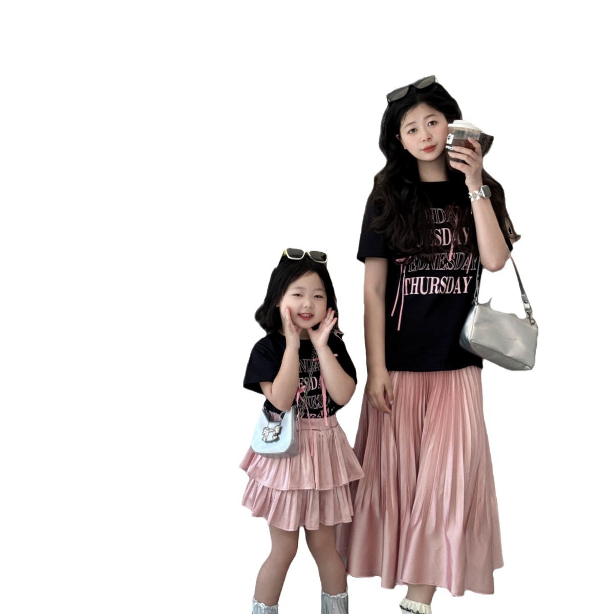 Padres-hijos de verano estilo coreano 2024 niñas 100 pantalones letras extranjeras camiseta de dos piezas madre-hija verano