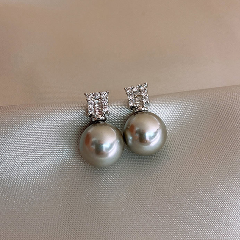 10g Weight Rhinestones Inlay Material 1 Pair Simple Style Leaf Inlay Alloy Rhinestones Drop Earrings