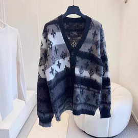 现货字母渐变色马海毛V领开衫毛衣外套长袖针织衫上衣男女同款