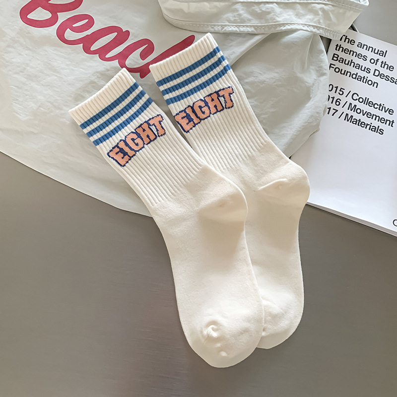 Calcetines sin hueso para mujeres de verano calcetines de moda coreana letras transpirables succión de sudor calcetines de estilo universitario al por mayor