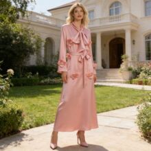 2025冬新款气质优雅复古风立体花朵V 领收腰显瘦系带高腰连衣裙女