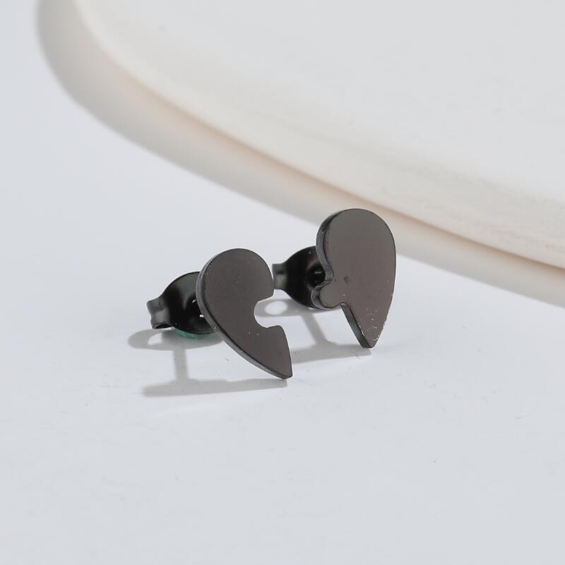 Fashion Heart Shape Titanium Steel Ear Studs Plating No Inlaid Stainless Steel Earrings display picture 4