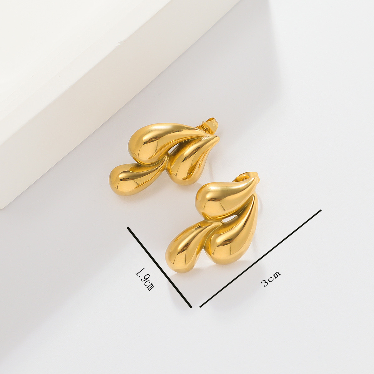 2024 nueva moda personalidad simple pendientes de gota de agua irregular nicho universal pernos de temperamento