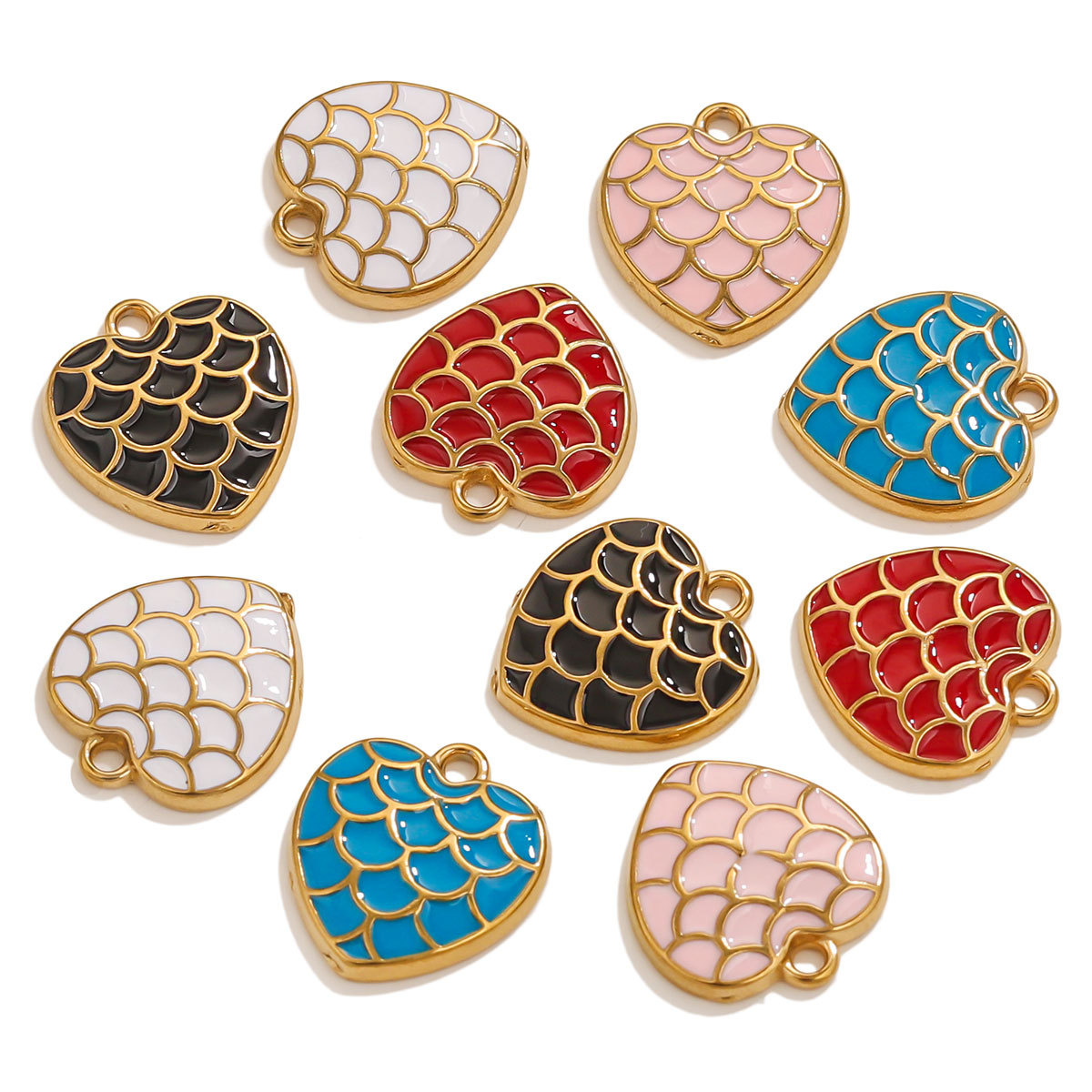 Europa y los Estados Unidos retro amor en forma de titanio colgante de acero escama de dragón ondulado amor accesorios colgante DIY accesorios colgante