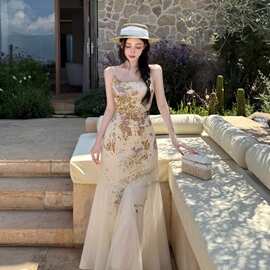 纯欲碎花吊带连衣裙女2026年新款高级水墨设计感修身气质鱼尾长裙