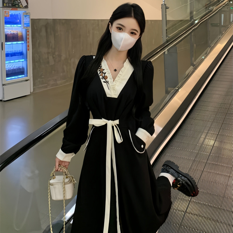 New Chinese-Style Plus-Size Long Hepburn-Style Embroidered Dress for New Year, Autumn and Winter Dress with Lace-Up Ankle-Length Design