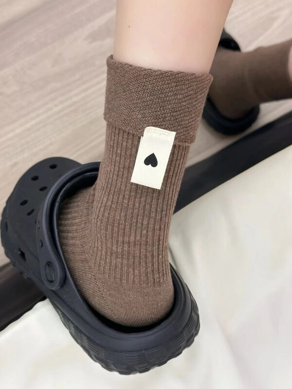 春と秋の韓国版insの後に布のマークのふくらはぎの靴下の太い線のメリヤスの純色の緩み感があります。|undefined