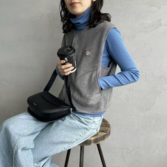 元工場は対外貿易の服装のダンの毛の4粒のボタンのベストの北欧風のベストのベストの馬甲の男女の同金を供給します。