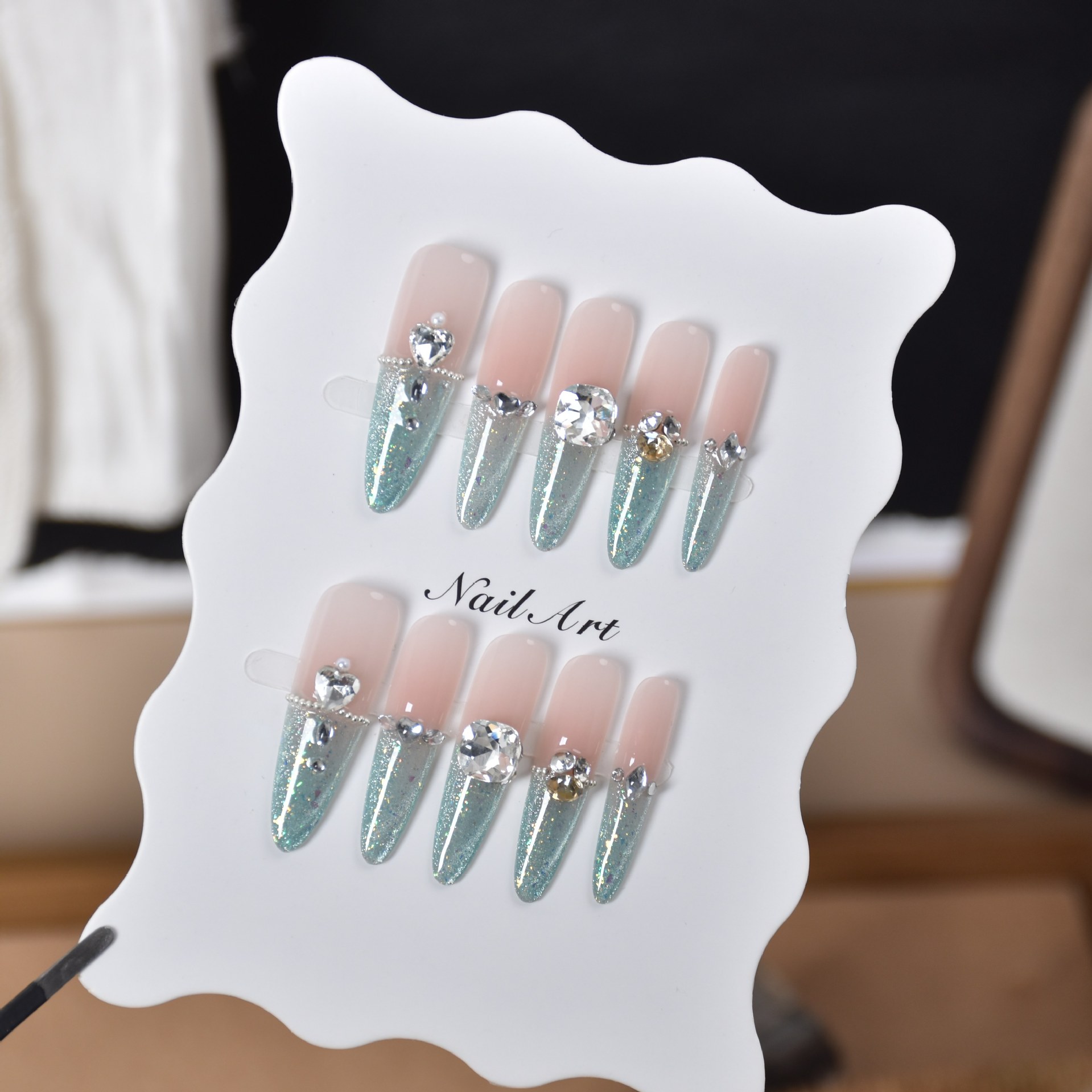 Luz de lujo puro deseo francés ojo de gato francés flash gran diamante perro fino 4.0 largo desgaste a mano manicure parche una