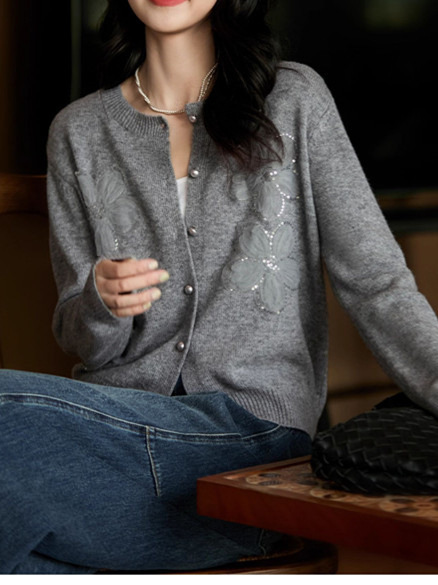 mu系花朵开衫慵懒风设计感重工花朵 羊毛羊绒圆领针织开衫|undefined