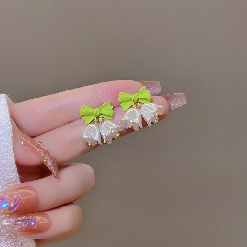 Pendientes de perlas, pendientes de estilo caliente, lujo ligero, pendientes simples de celebridades de Internet, accesorios de Yiwu, venta al por mayor