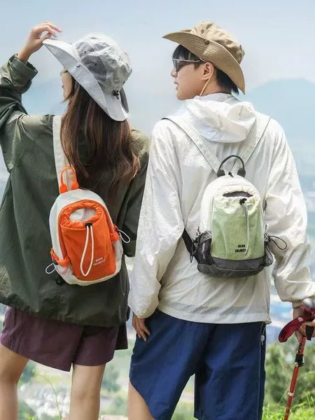 Cross-border outdoor lightweight water bottle bag for men and women, drawstring closure shoulder bag, color-blocking phone bag, sports hiking crossbody bag