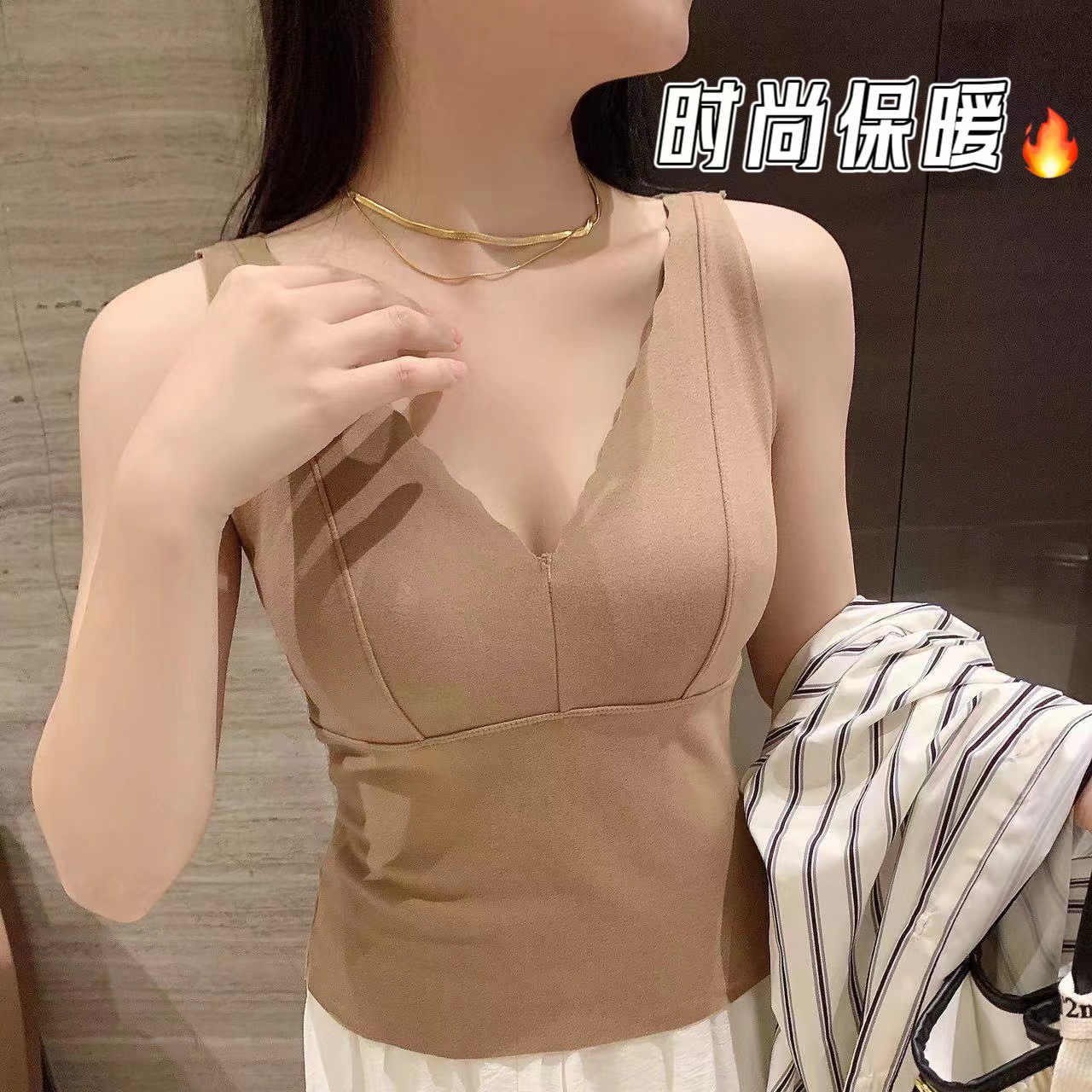 Seamless Thermal Vest Women with Chest Pad Thermal Top Women Versatile Base Layer Wear Inside Outside No Underwire Anti-Sagging