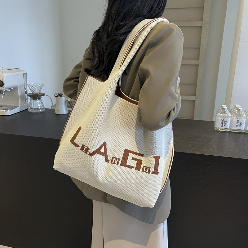 Knitted bag, simple and large-capacity single-shoulder bag, fashionable striped bucket bag for students going out, new tote bag for commuting to work undefined