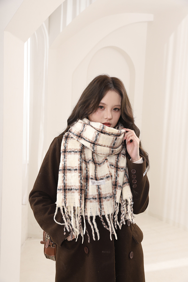 2024 automne hiver nouvelle atmosphère d'écharpe épaisse en mohair, chaleur haut de gamme, manteau polyvalent pour hommes et femmes à rayures_voghion.com