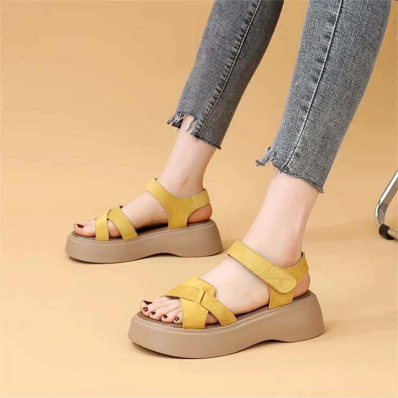Sandalias romanas de base gruesa coreana para mujeres verano 2026 nueva moda versátil con una base suave no cansada sandalias de playa