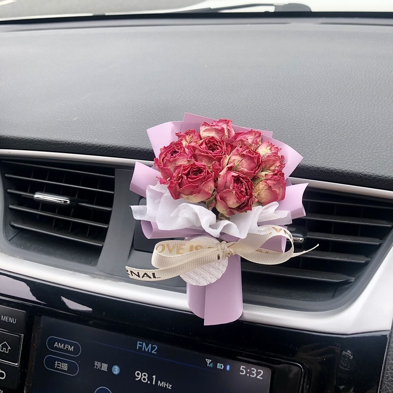 ミニカーローズドライフラワー小さな花束車の空気出口ペンダントアロマセラピー装飾お土産バレンタインデーギフト|undefined
