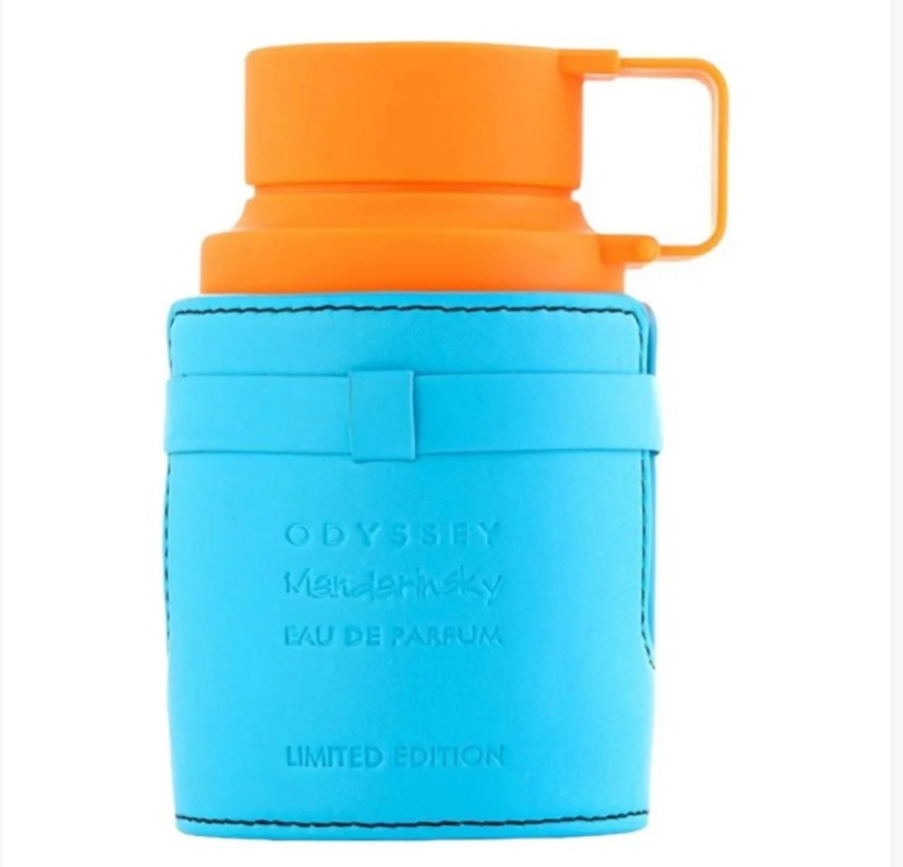 Taza de agua azul