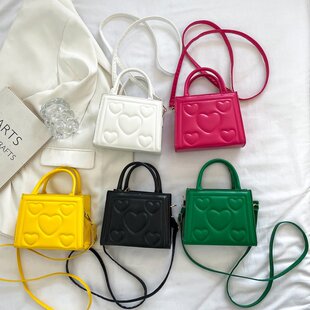 Wholesale texture fashion small fresh solid color 2024 spring and summer new leisure foreign style bag women's trendy shoulder messenger bag