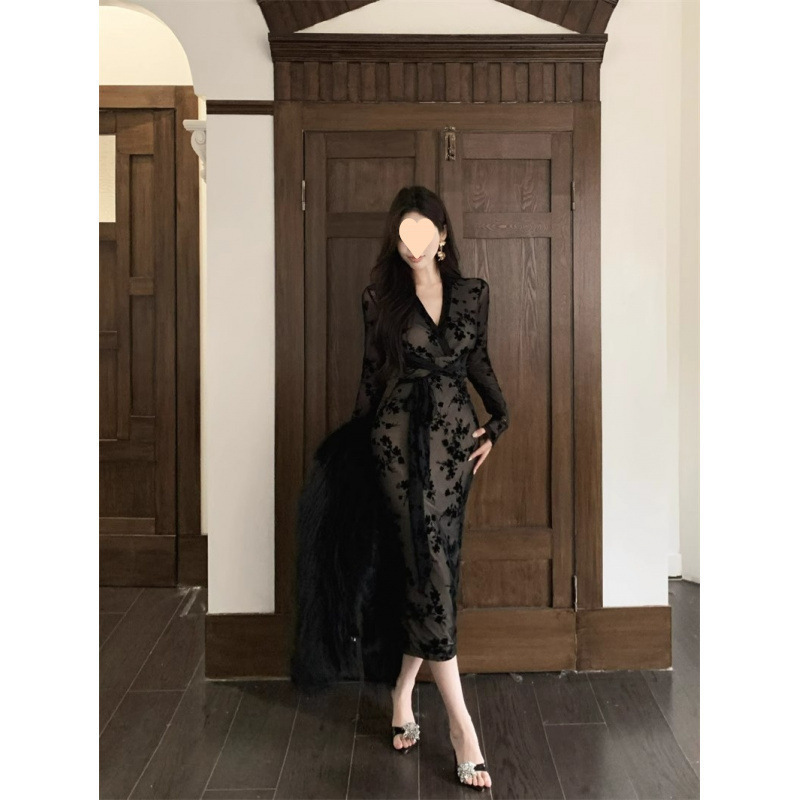 Elegant Black Long-Sleeve Dress for Women, Autumn Slim-Fit Mid-Length Dress with Slit, Waist-Cinching, Tight-Fitting Lace Dress