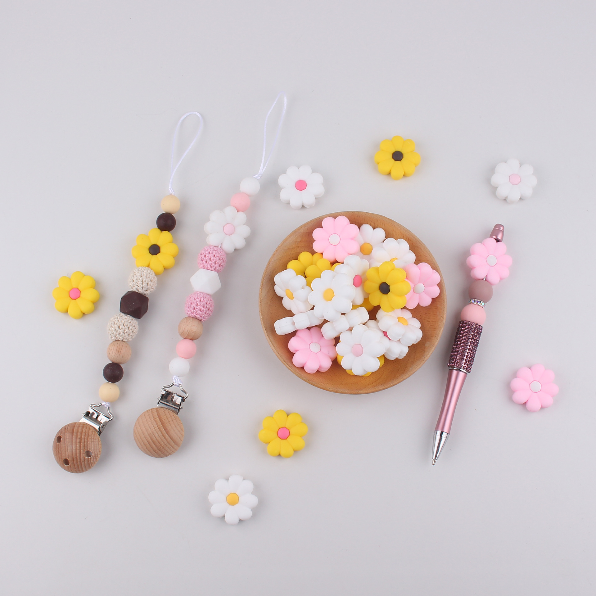 Venta caliente transfronteriza punto de silicona de grado alimenticio nuevo estilo pequeñas cuentas de margarita accesorios de joyería cuentas sueltas al por mayor