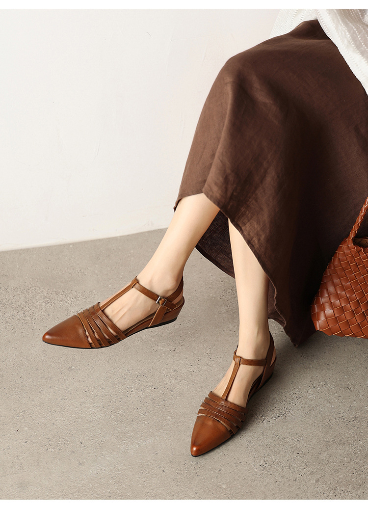 Sandal nữ hở mũi gót thấp 3 cm, quai dệt đinh tạo kiểu cổ điển — Sữa hạnh nhân — 11/12