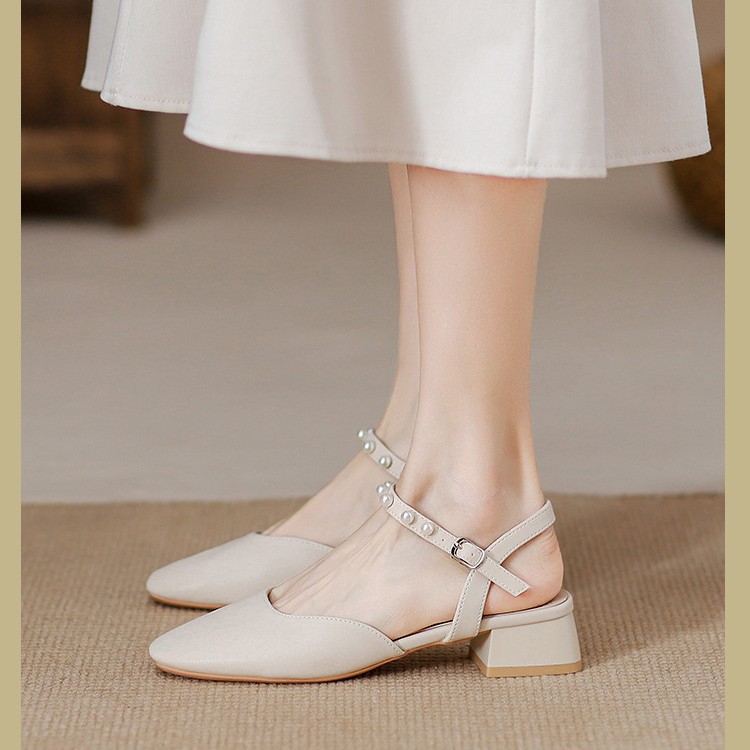 Nuevas sandalias de cabeza de perla 2026 verano versátil tacones gruesos suaves zapatos de talón medio Mary raros
