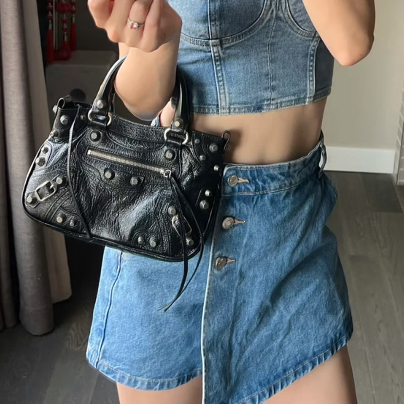 2025 New Handheld Tote Biker Bag Underarm Bag Studded Tassel Cracked Grain Pleated Cowhide Shoulder Crossbody Bag For Women - Thumbnail 3
