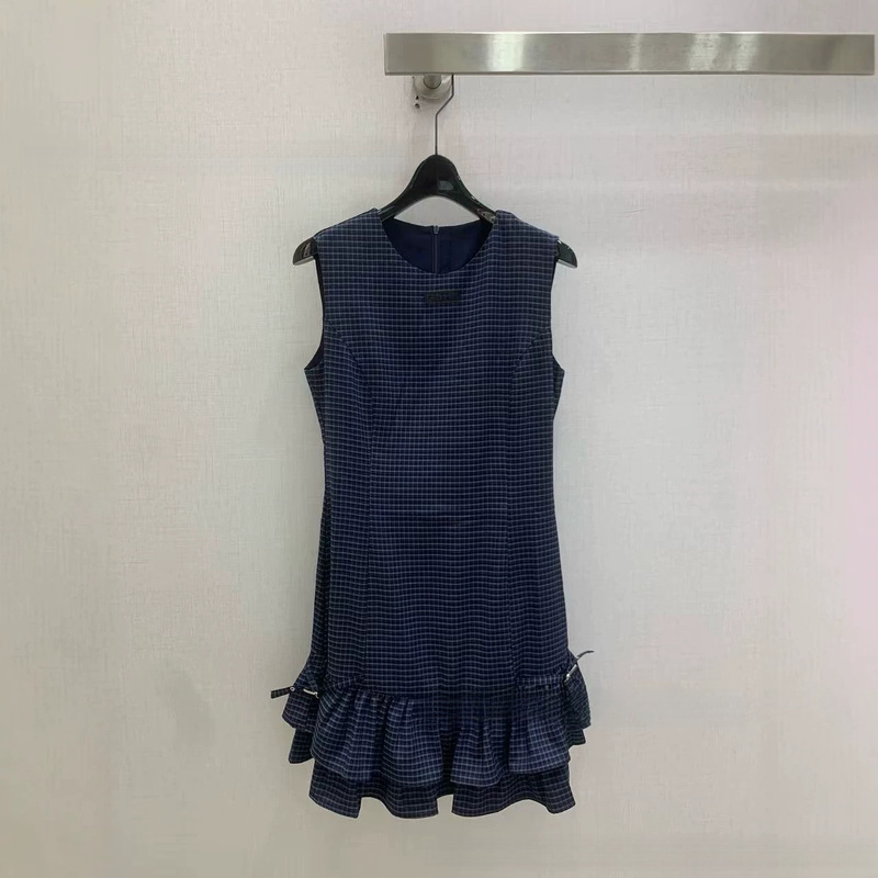 Nanyou Women's High-End 2026mm Letter Patch Plaid Sleeveless Dress with Ruffles, Age-Reducing and Slimming Tank Dress