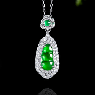 Natural A Jade Yang Green Green Green Bean Ice Jade Pendant S925 Silver Jade Pendant Women's Necklace Fashion Pendant