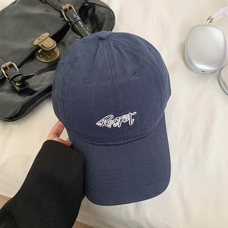 Nuevo sombrero de béisbol bordado de letras para mujeres primavera y verano estilo coreano versátil amplio borde sombra de sol cara pequeña gorra de boca de pato superior suave hombre