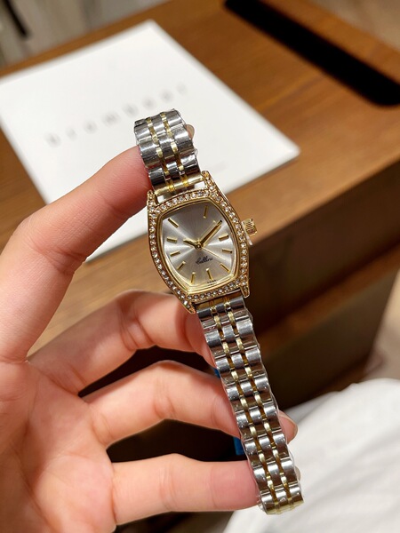 Lao Jia Lady's Quartz Watch Steel Belt Niche Fashion High-end Live…