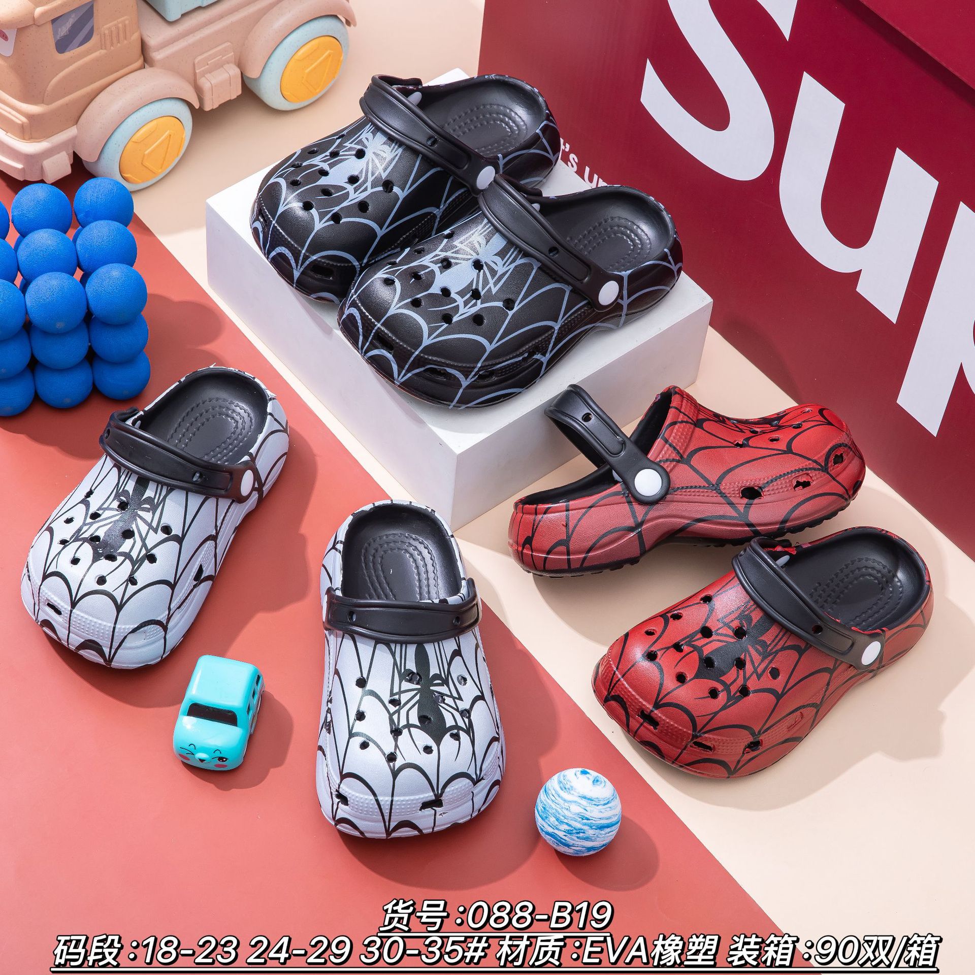 New Spider-Man-themed clogs, perfect for parents and kids, stylish outdoor and beach sandals, summer non-slip flip-flops, cross-border product