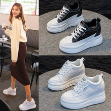 内增高小白鞋女2024年秋季新款真皮坡跟女鞋松糕厚底10CM休闲单鞋