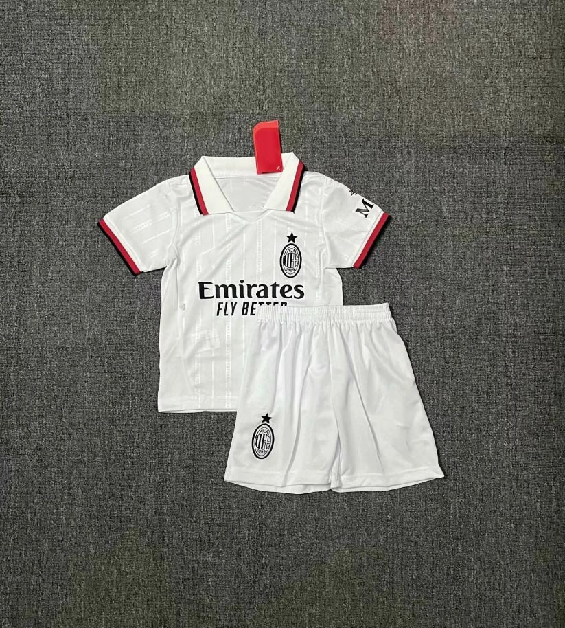 2425/AC 밀란 원정 경기