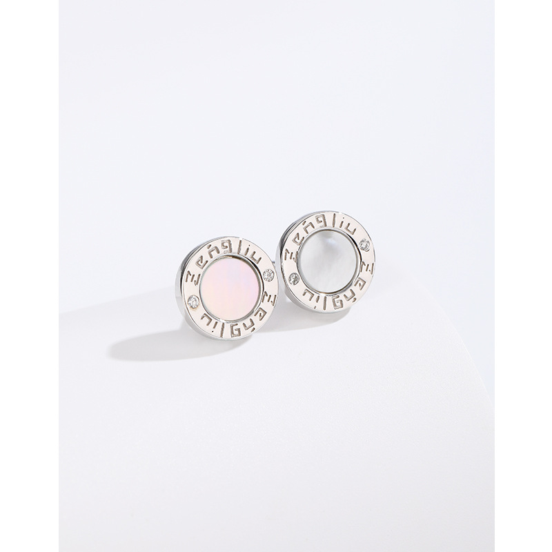 Pendientes negros para mujeres 925 plata esterlina nicho de alto grado hip hop personalidad 2023 nuevos pendientes populares para hombres