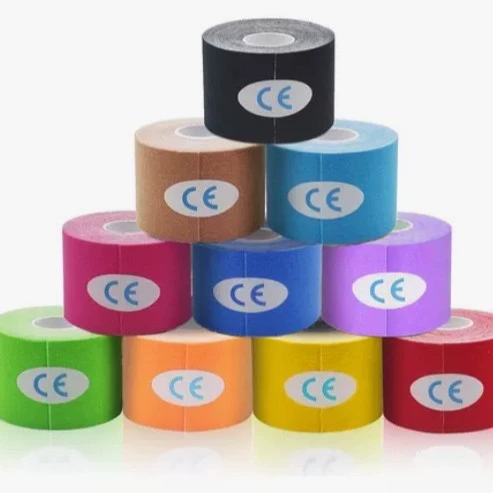 Pulls up hair band for face