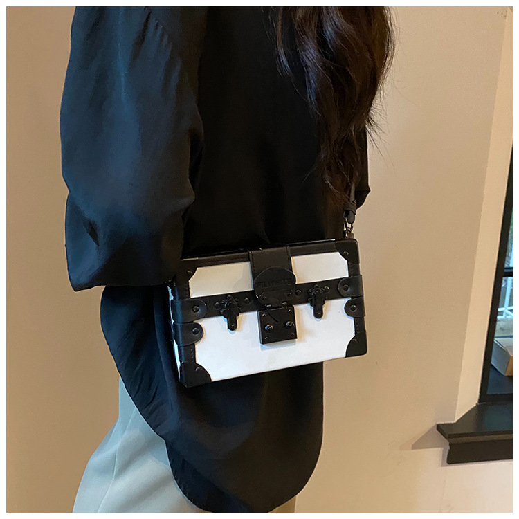 Korejský styl trendy značky kontrastní barevné box bag 2024 malá svěží hongkongská módní crossbody dámská taška s texturovaným zámkem přes rameno_voghion.com