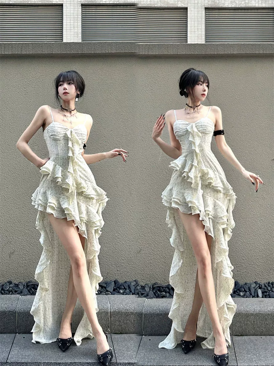 [Подушка на груди невидимая молния внутри] Французское платье с нерегулярными подтяжками с рюшами летом