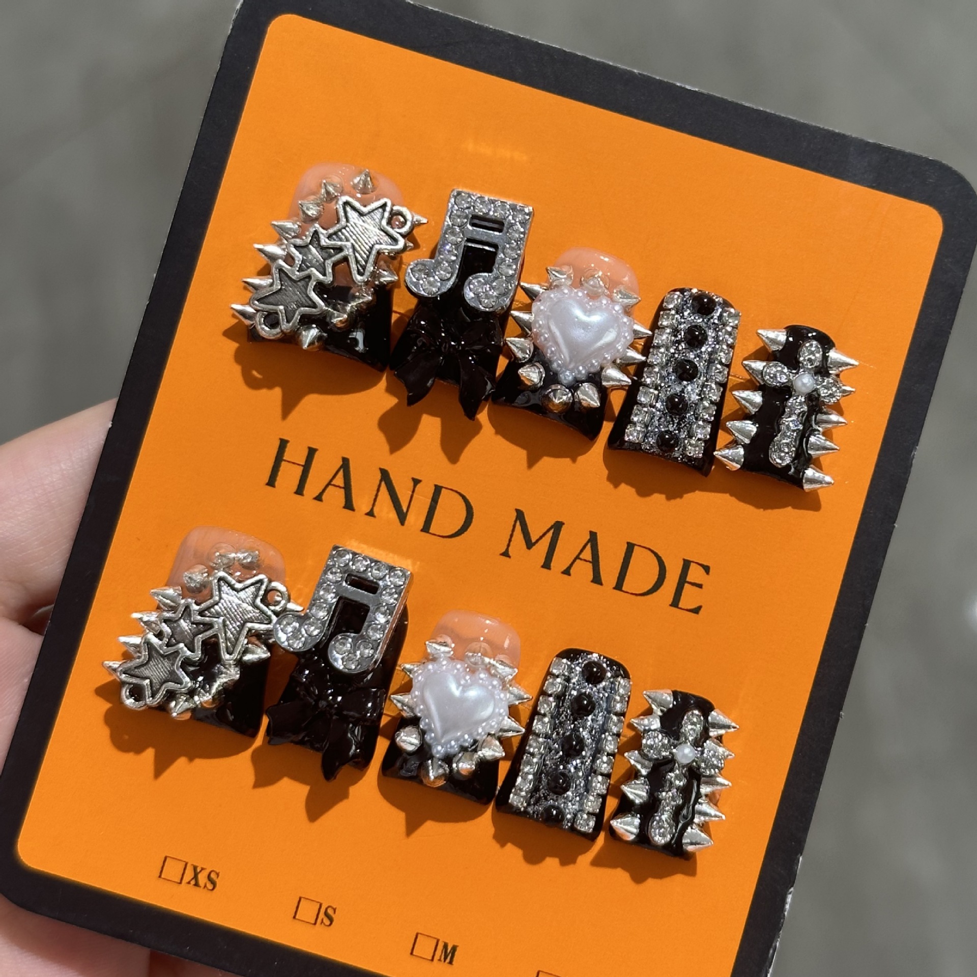 外贸欧美跨境甜酷风鸭嘴甲音符合金铆钉重工纯手工穿戴甲