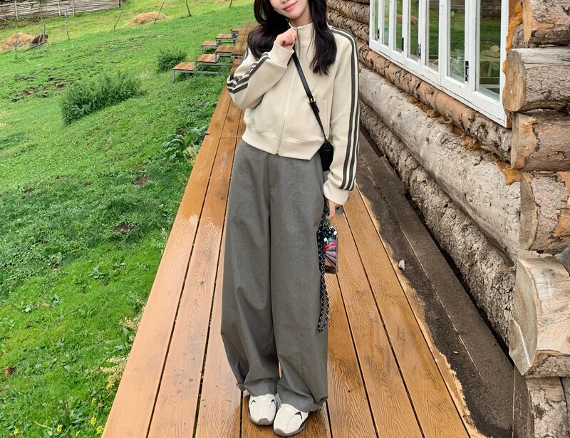 立领拉链短款卫衣外套休闲百搭收腰上衣+高腰阔腿弯刀裤宽松|undefined