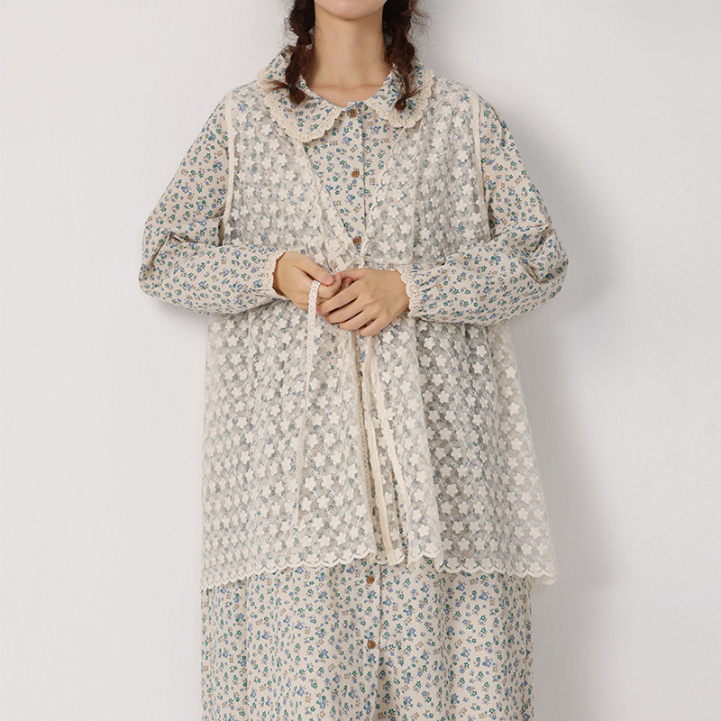 Dulce fresco bordado color sólido camisa hueca suelta casual apilado sin mangas encaje Top cardigan todo-juego