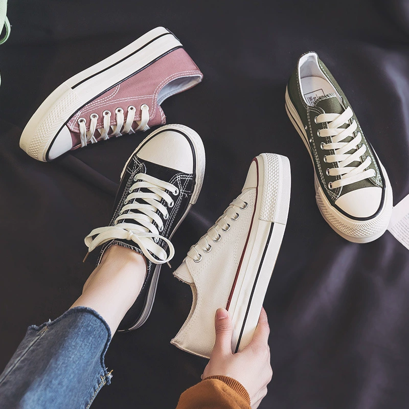 Весенние холстовые туфли на толстой подошве женские 2024 новые весенние кроссовки дикие повседневные туфли из ткани маленькие черные туфли с мячом