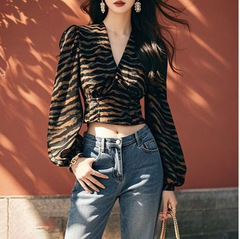 别致漂亮小衫法式独特绝美气质小上衣豹纹防晒衬衫女装早秋季新款