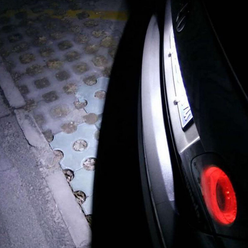 Suitable for Volkswagen Golf 5 Plus, Passat, and Skoda license plate lights, 18 LED white lights, transparent frame, 2 pieces