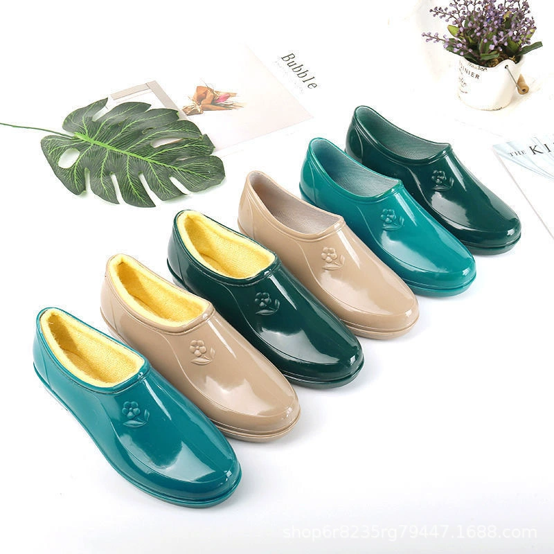 Личные взрывные женские туфли с низким содержанием четырех сезонов новые легкие туфли с коротким ртом женские водные туфли теплые мягкие резиновые туфли