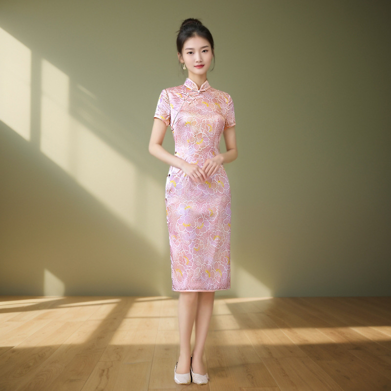Elegant fuchsia silk elite cheongsam