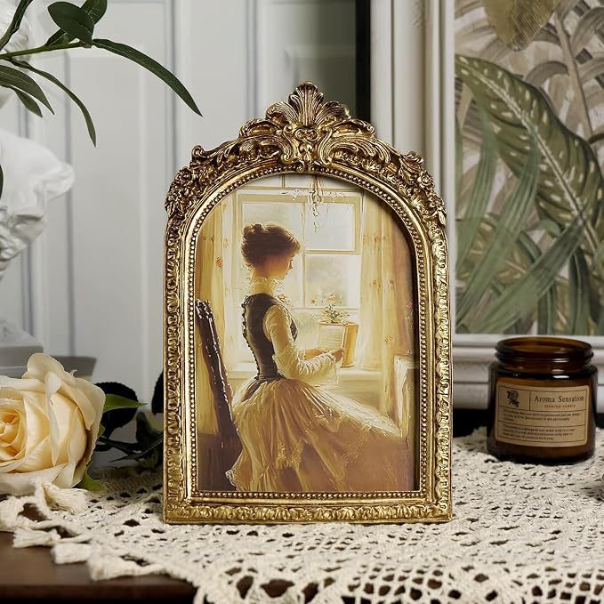 European-style bedroom tabletop carved vintage resin photo frame, customizable retro oil painting frame, photo wall, wall-mountable picture frame European-style bedroom tabletop carved vintage resin photo frame, customizable retro oil painting frame, photo wall, wall-mountable picture frame